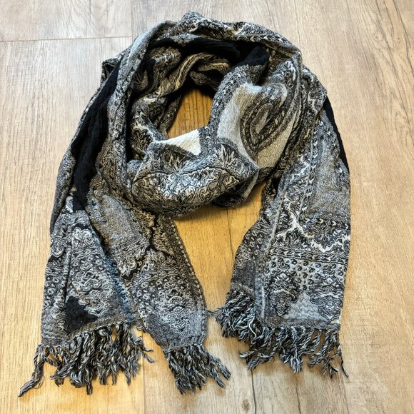 IT'S A NEW VISION | 100% Wool Scarf | Black and Grey - Picture 1 of 4